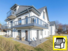 Alte Seefahrtschule Meeresbrise mit Strandkorb, Torhaus A118 in Wustrow